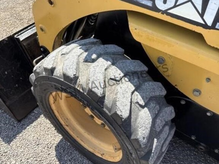 caterpillar-216b-image-11