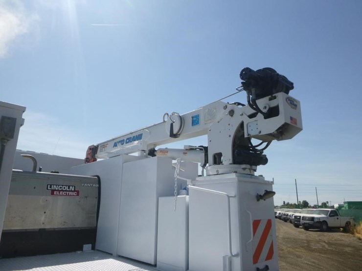 2011-international-durastar-4300-image-11