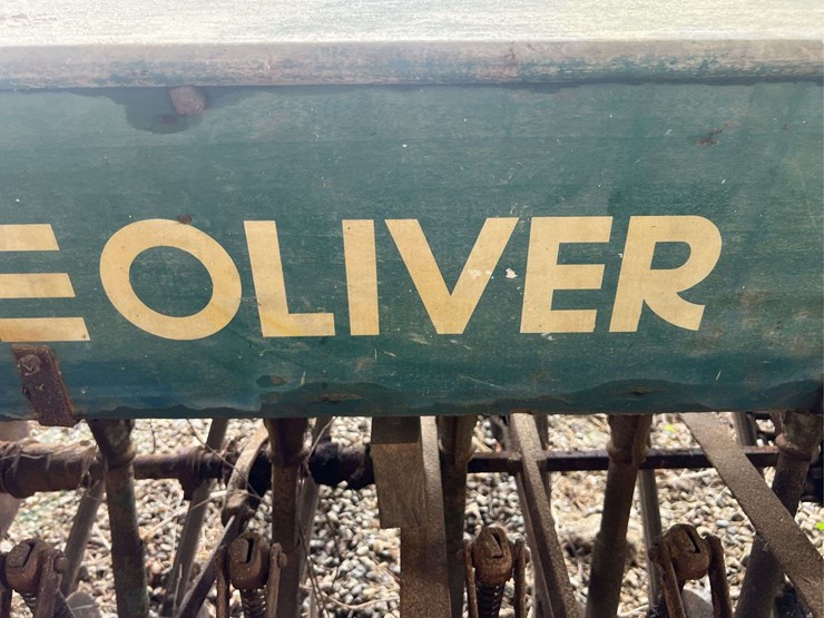 oliver-superior-8ft-grain-drill-image-44