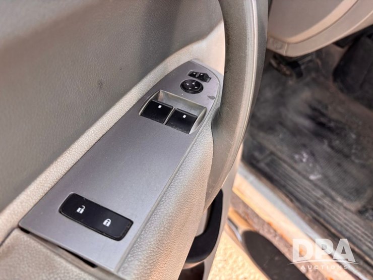 2012-chevrolet-3500-image-61