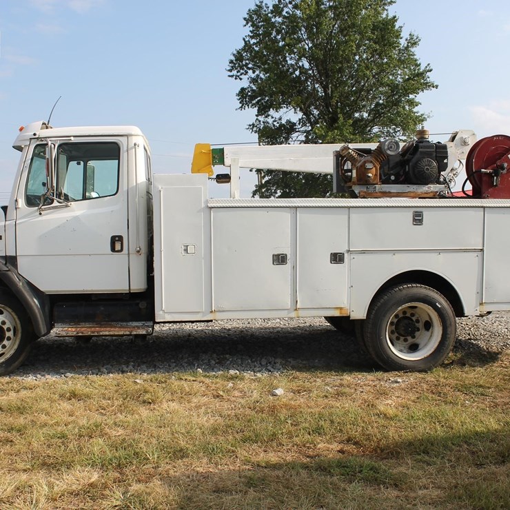 2001 FREIGHTLINER FL60