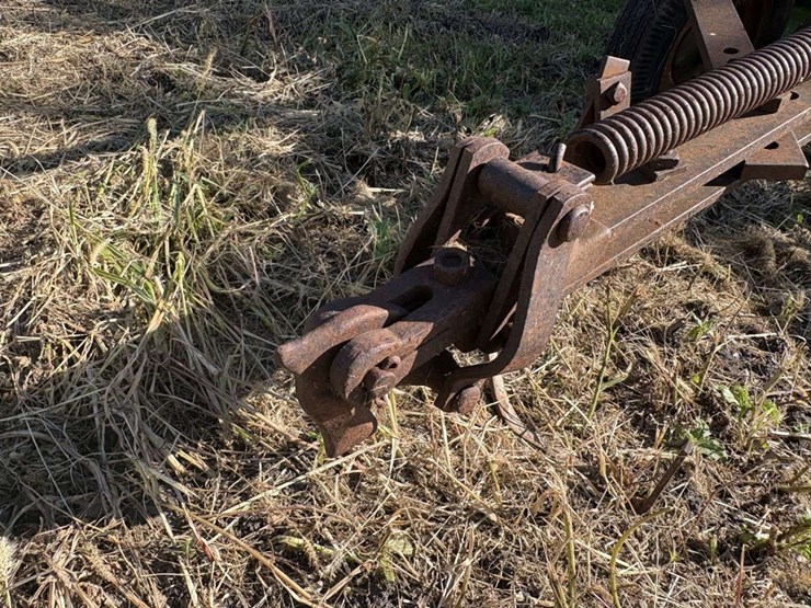 ih-3-14”-slat-bottom-trailing-plow,-clutch-lift-image-5