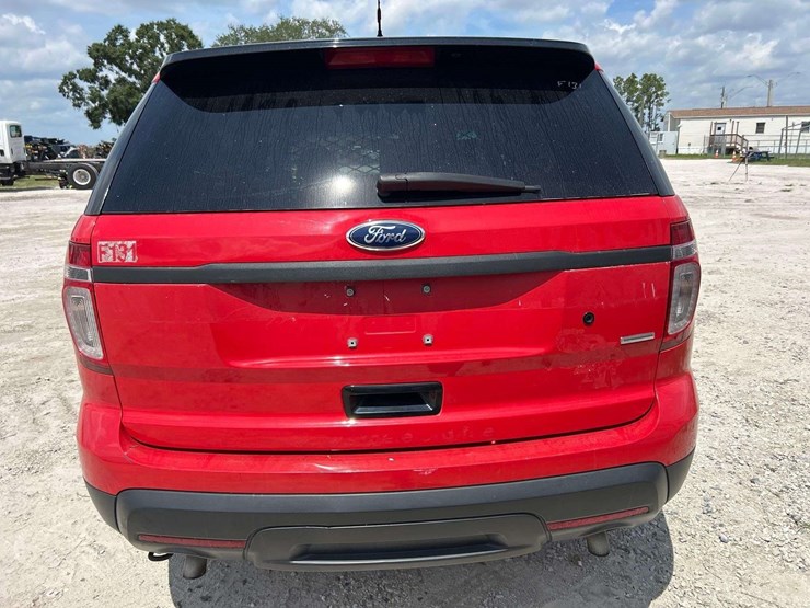 2014-ford-explorer-image-26