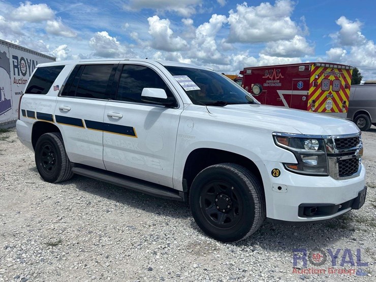 2017-chevrolet-tahoe-image-2