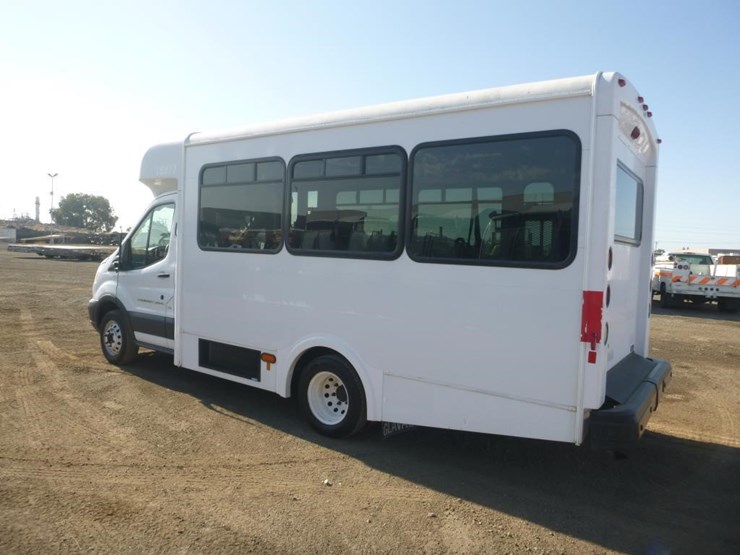 2018-ford-e350-image-5