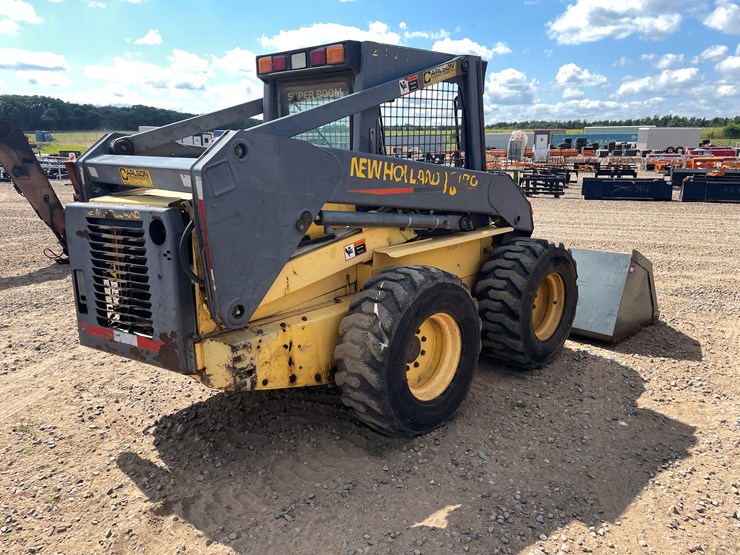 #2058-•-new-holland-l5180-skid-loader-image-5