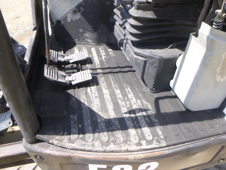 2016-bobcat-e32-image-19