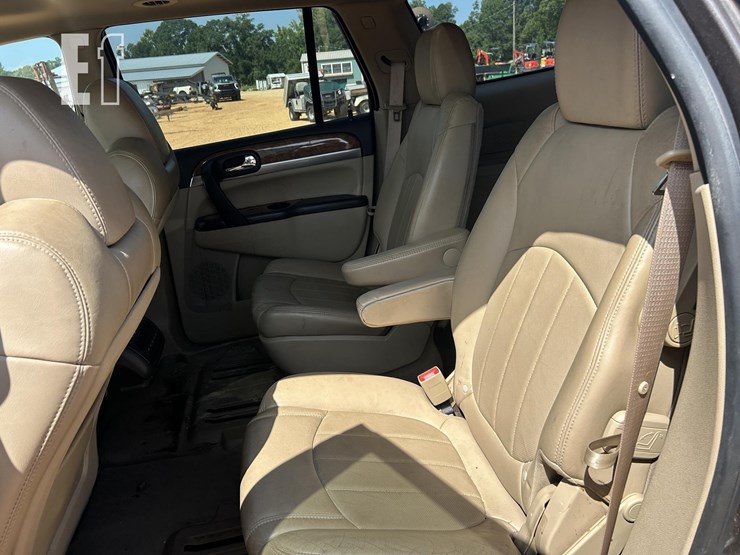 2011-buick-enclave-image-21