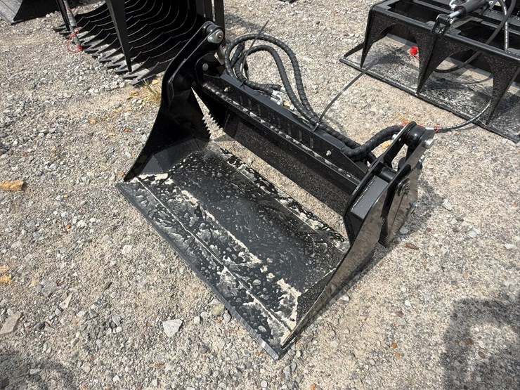 #230-•-#26297-•-unused-giyi-mini-excavator-bucket-fxkhd392507233-image-1