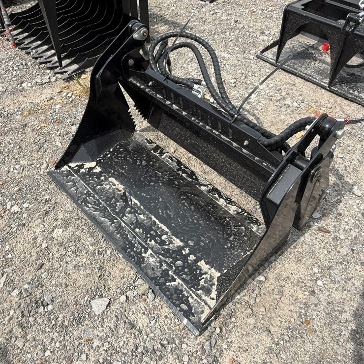 #230 • #26297 • Unused GIYI Mini Excavator Bucket FXKHD392507233