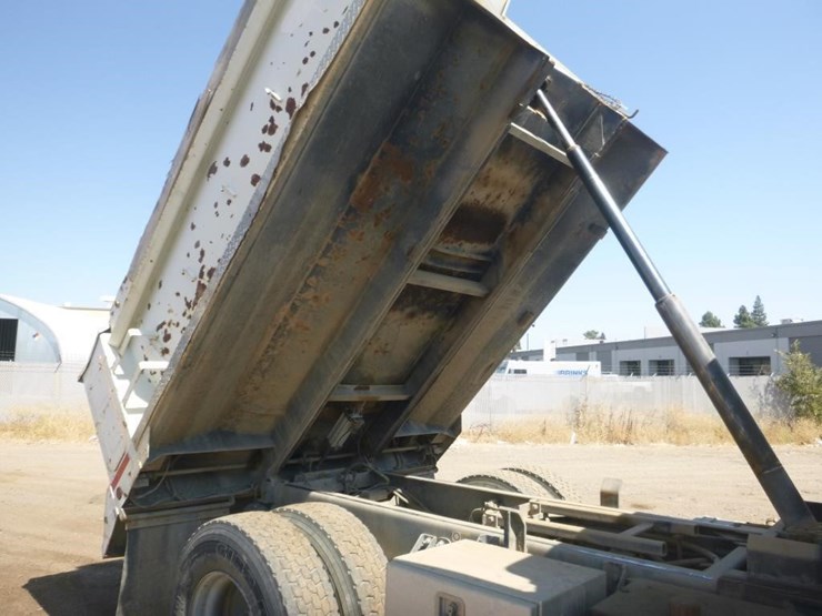 2009-kenworth-t370-image-11