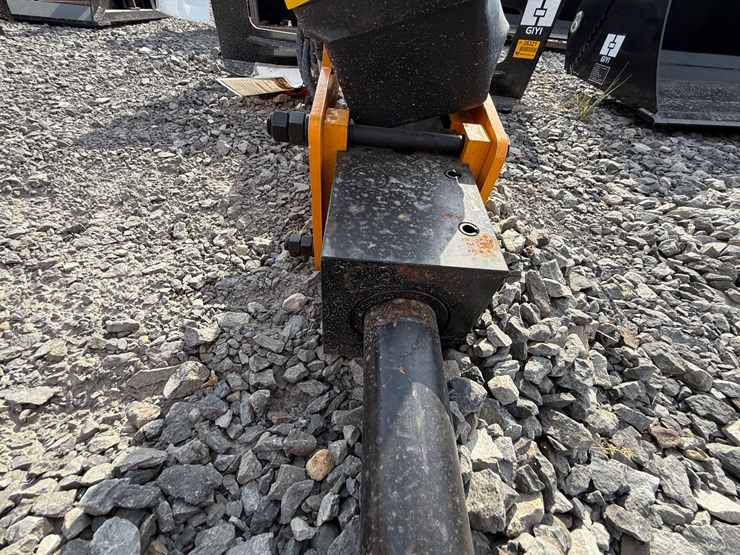 #2000-•-#26321-•-unused-giyi-skid-steer-breaker-psc6802507143-image-7