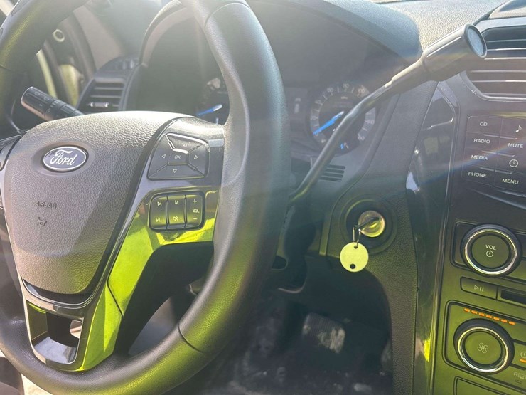 2016-ford-explorer-image-9