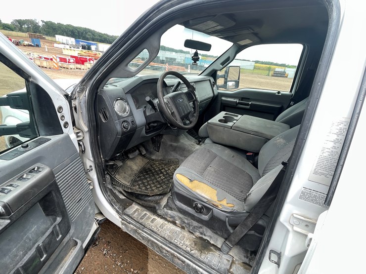 2011-ford-f350-image-18