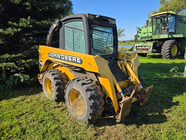 john-deere-250-image-1