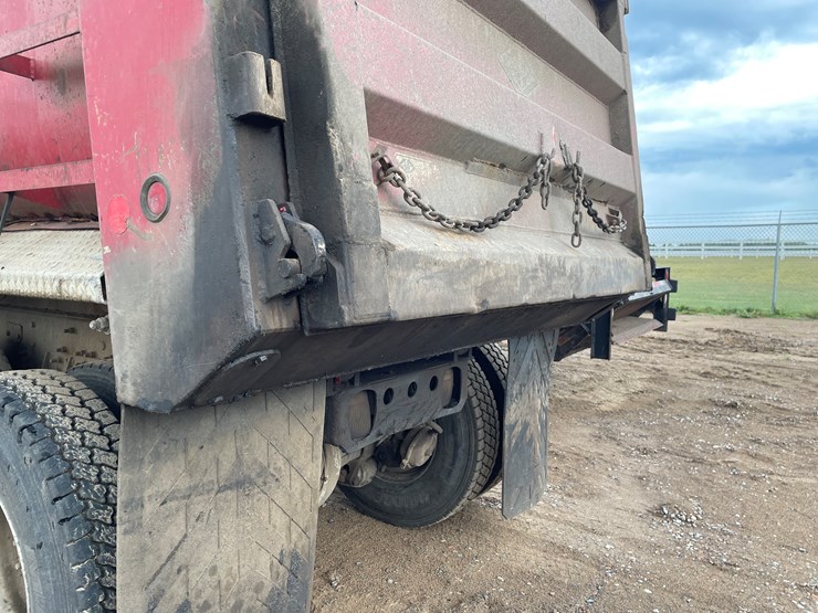 #2149-•-2002-international-5500i-dump-truck-(has-mn-title)-image-15