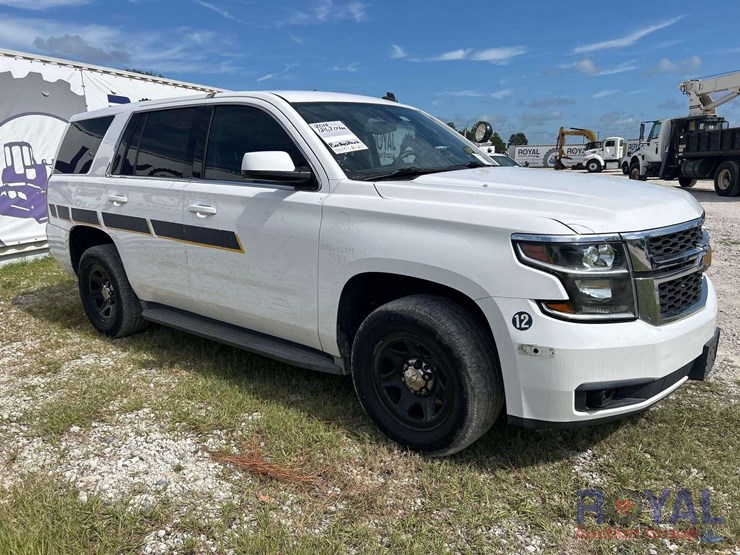 2016-chevrolet-tahoe-image-2