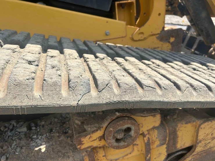 2022-caterpillar-279d3-image-21