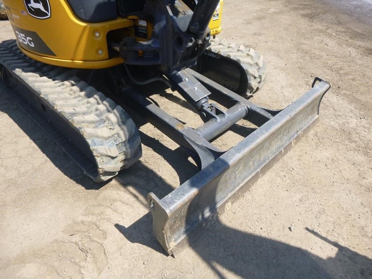 2022-deere-35g-image-21