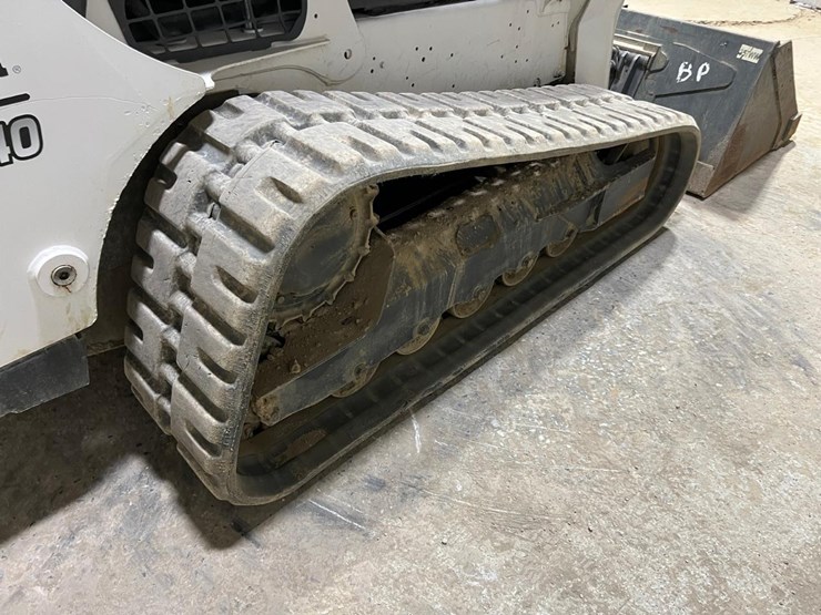 2021-bobcat-t740-image-17