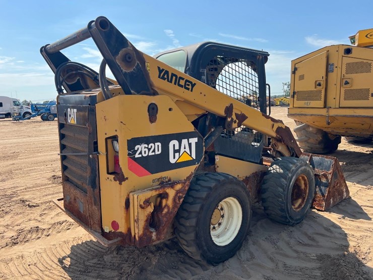 2015-caterpillar-262d-image-4