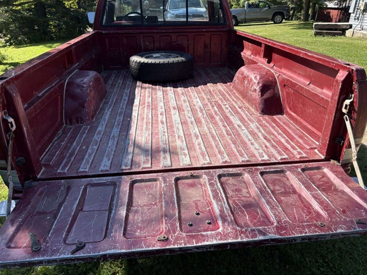 1990-chevy-silverado-k1500-4x4,-reg-cab,-8’-box,-245/75r16-tires-on-alloy-rims,-350-v8,-block-heater-image-12