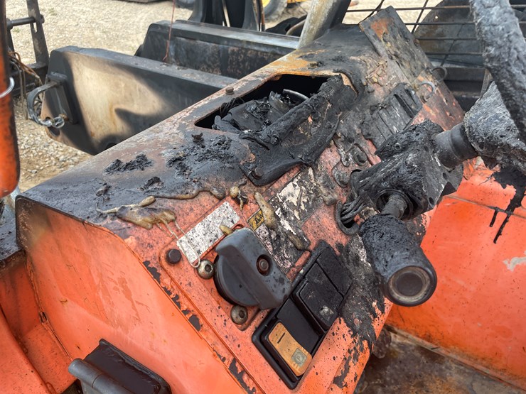 #2059-•-lull-telehandler-*non-runner*-*fire-damage*-image-65