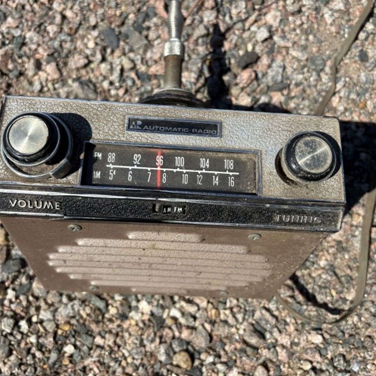 Automatic AM/FM Radio, *works per seller