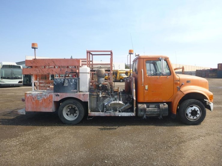 2000-international-4700-image-7