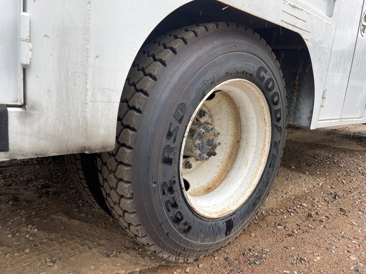 2006-ford-f650-image-34
