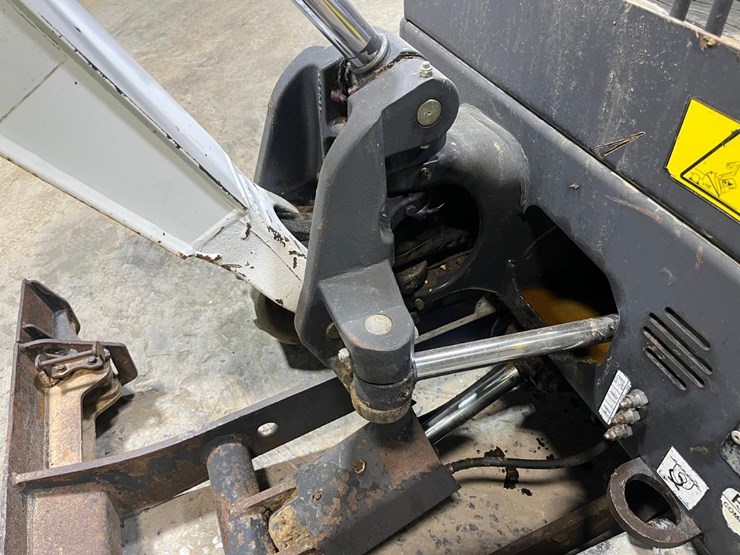 2016-bobcat-e20-image-15