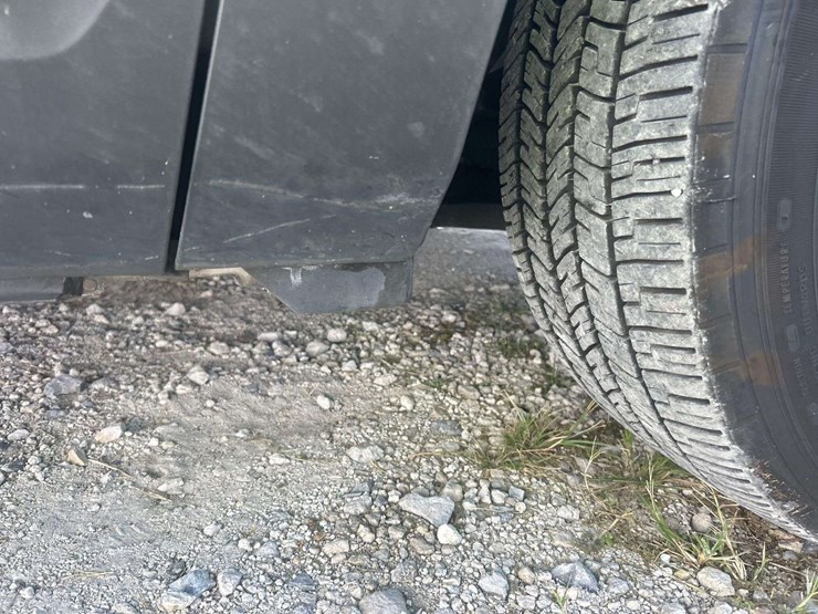 2016-ford-explorer-image-18