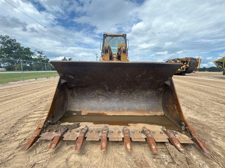2002-caterpillar-973c-image-3