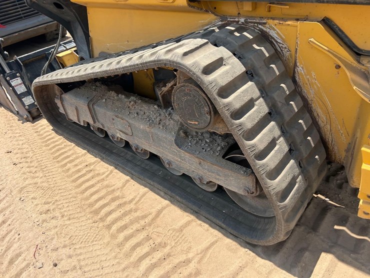 2020-deere-333g-image-25