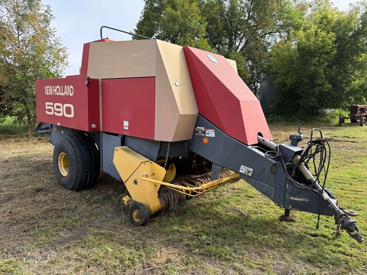 new-holland-590-image-29