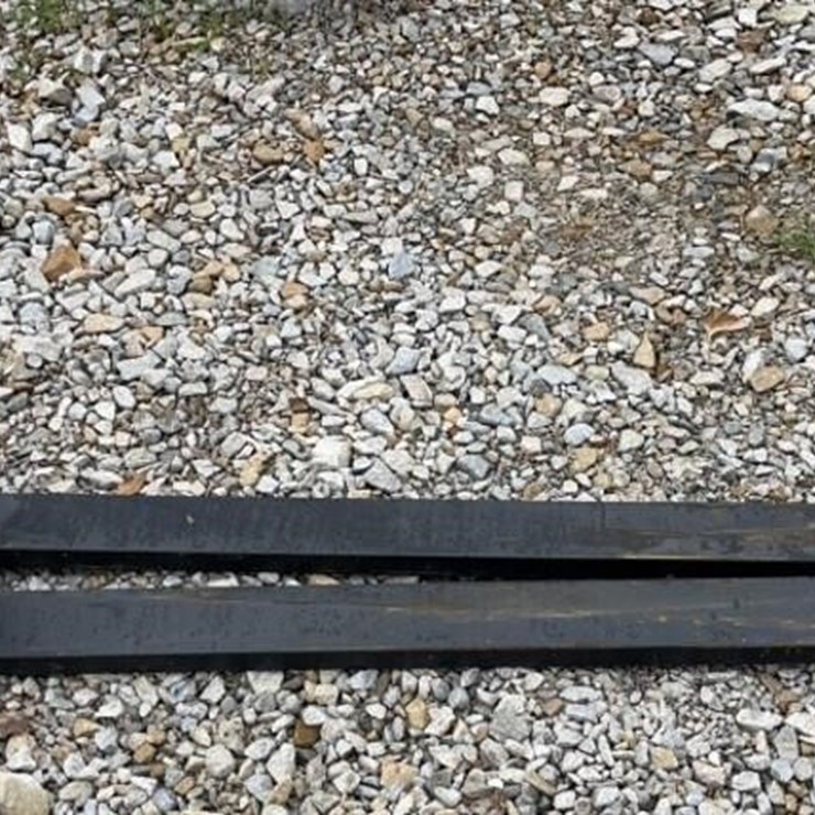 New 60in x 4in Pallet Forks