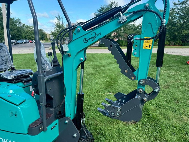 2025-cfg-industrial-qk16r-mini-excavator-...-unused-image-9