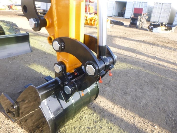 2025-vicsec-vc13c-hydraulic-excavator-image-11