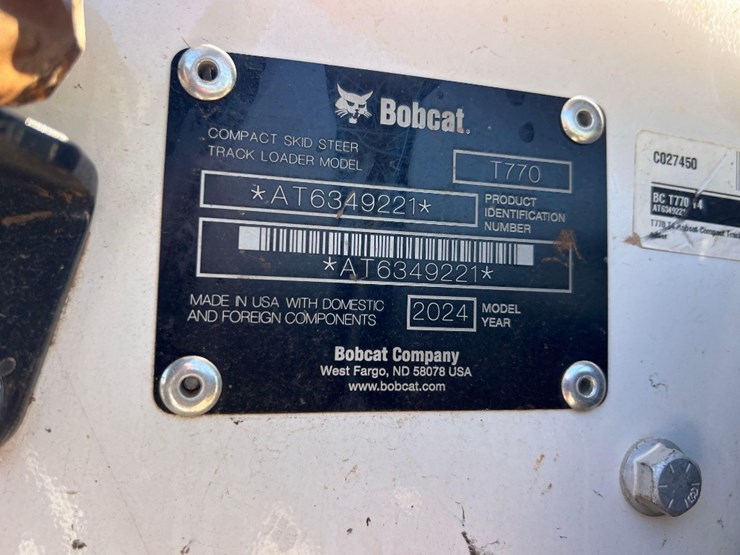 2024-bobcat-t770-image-18