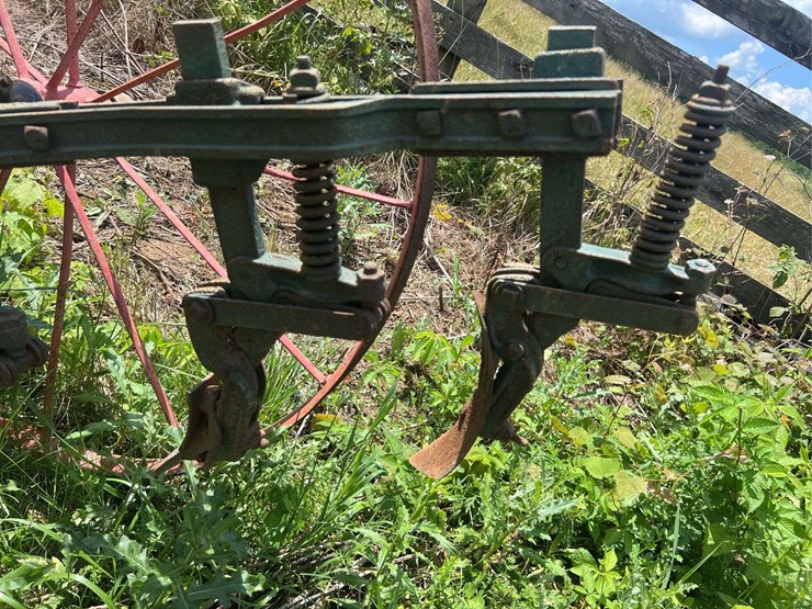 oliver-horse-drawn-cultivator-image-35
