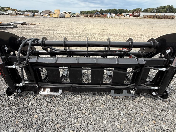 #2000-•-#26334-•-unused-giyi-72"-skid-steer-curbed-log-grabber-chxzmq722507190-image-6