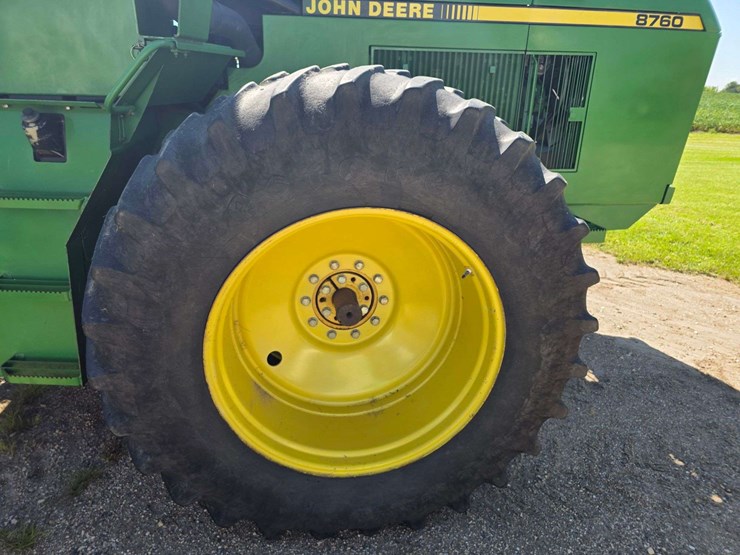 1989-john-deere-8760-image-62