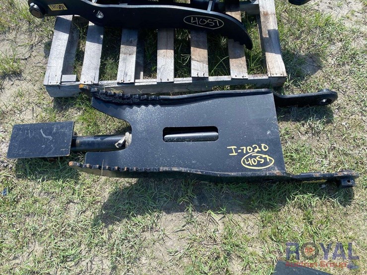 trojan-8t-50-46in-hydraulic-thumb-excavator-attachment-image-1