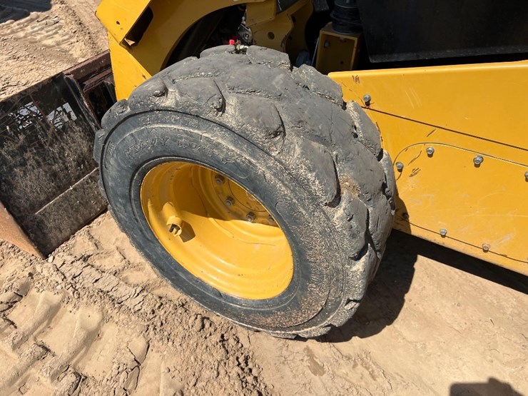 2022-caterpillar-272d3-image-9