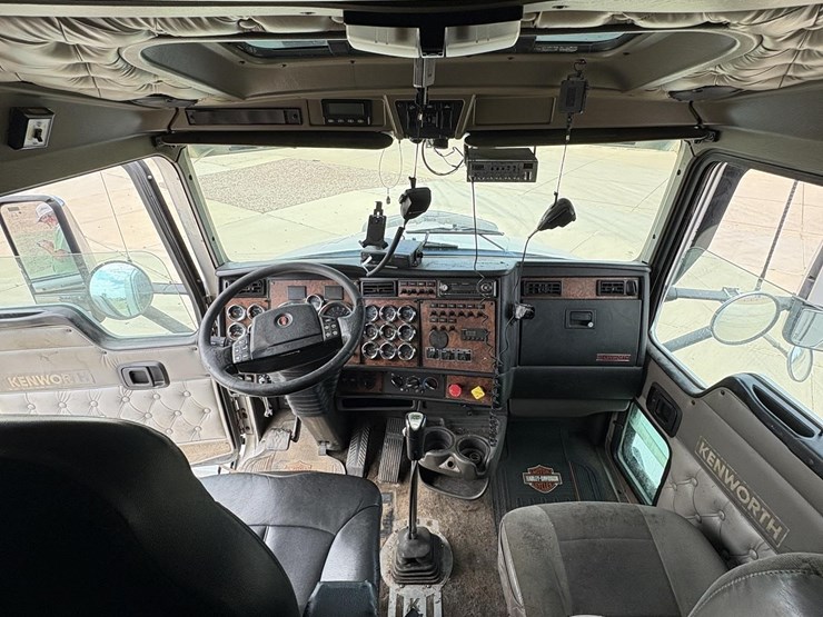 2005-kenworth-t600-image-15