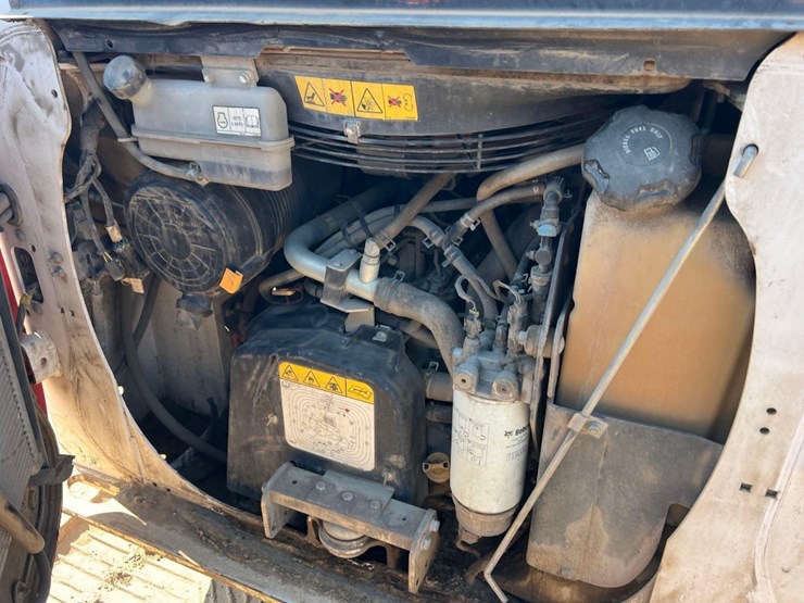 2021-bobcat-t64-image-15