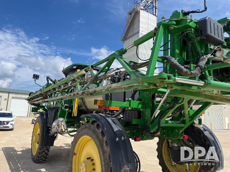 2014-john-deere-r4038-image-52