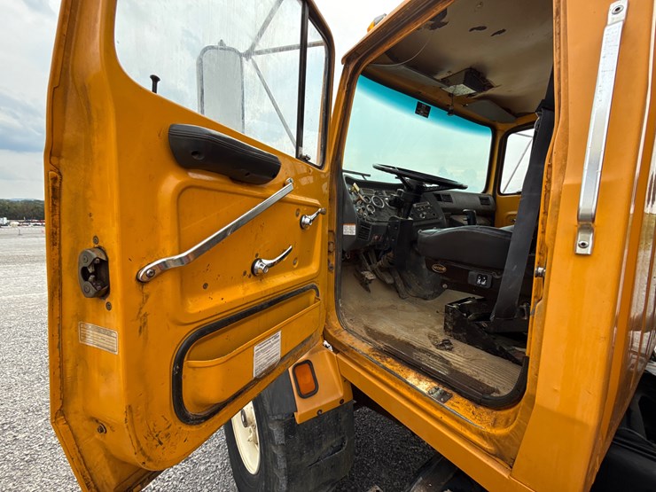 ford-l9000-image-19