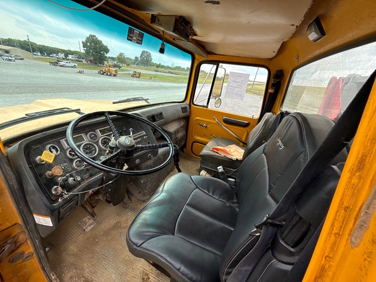 ford-l9000-image-21