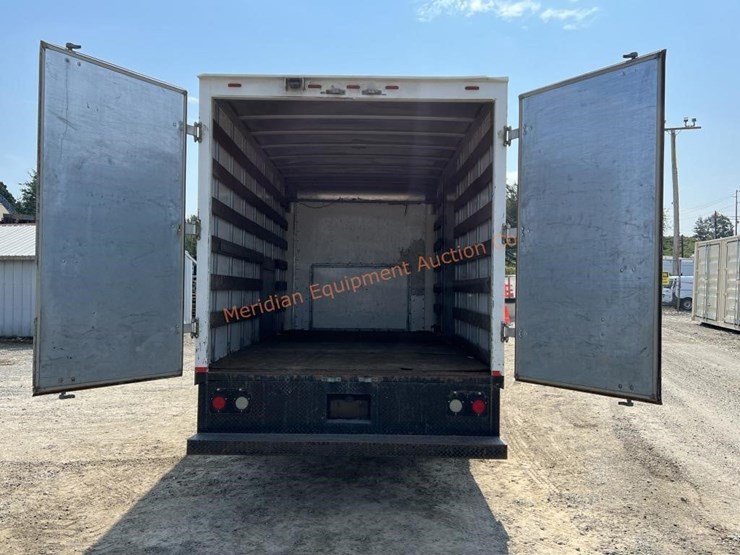 2012-ford-e450-image-21